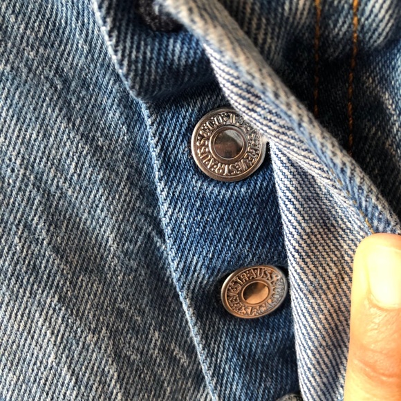 SOLD Levi’s 501 High Waist Nibbled Hem - Picture 6 of 8